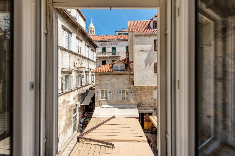 Temple Luxury Apartments & Rooms Split Exterior foto