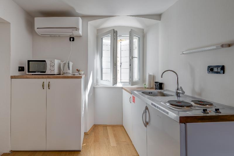 Temple Luxury Apartments & Rooms Split Exterior foto