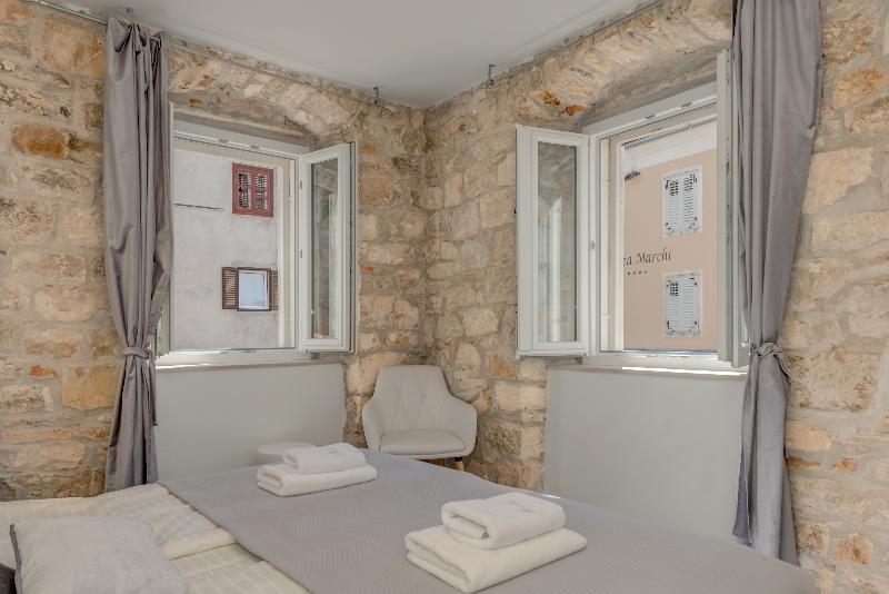 Temple Luxury Apartments & Rooms Split Exterior foto