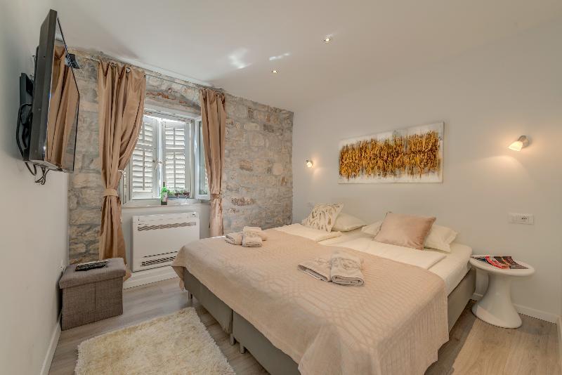 Temple Luxury Apartments & Rooms Split Exterior foto