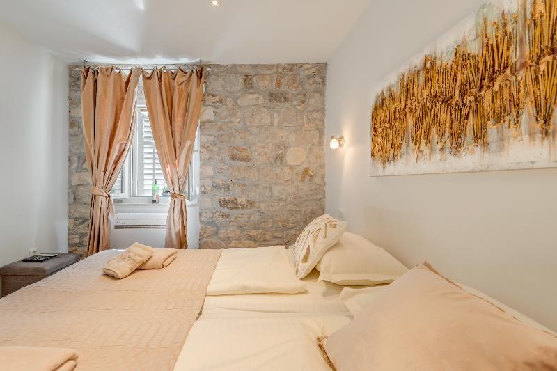 Temple Luxury Apartments & Rooms Split Exterior foto